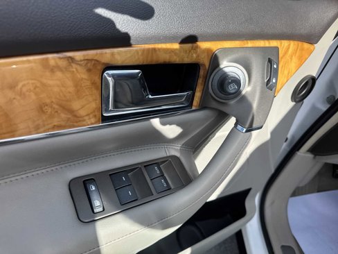 Used 2012 Lincoln MKX AWD image 17