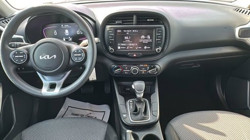 Used 2023 Kia Soul LX image 16
