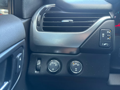 Used 2019 Chevrolet Tahoe LT image 19