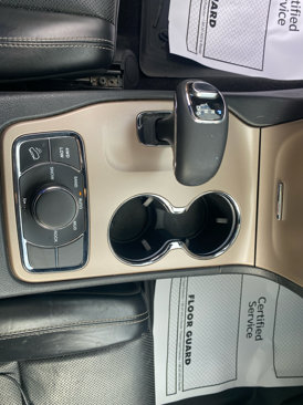 Used 2015 Jeep Grand Cherokee Limited w/ Luxury Group II image 24