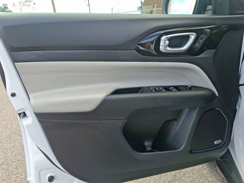 Certified 2022 Jeep Compass Limited w/ Elite Group image 12