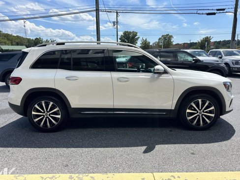 Used 2021 Mercedes-Benz GLB 250 4MATIC image 4