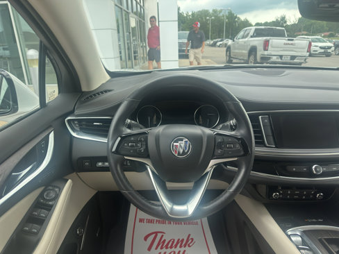 Used 2022 Buick Enclave Avenir image 11