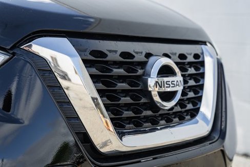 Used 2019 Nissan Kicks SV image 11