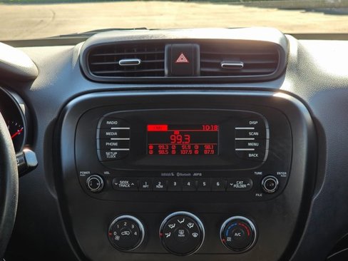 Used 2015 Kia Soul + image 20