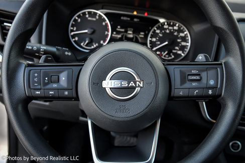 Used 2023 Nissan Rogue SV image 33