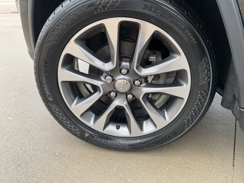 Used 2018 Jeep Grand Cherokee Limited w/ Trailer Tow Group IV image 27