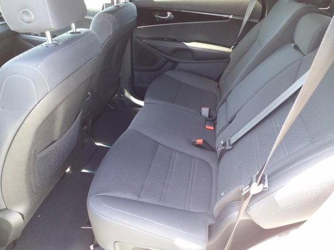 Used 2020 Kia Sorento LX image 12