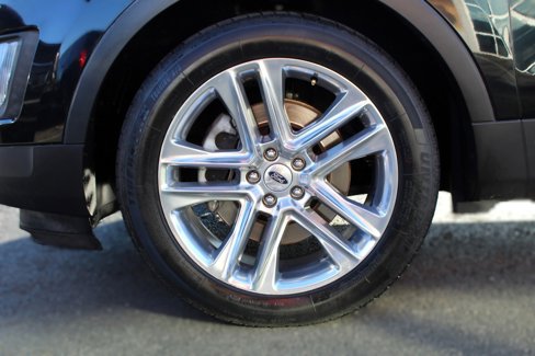 Used 2016 Ford Explorer XLT w/ Equipment Group 202A image 4