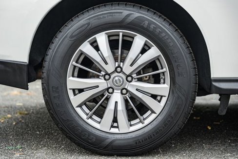 Used 2018 Nissan Pathfinder SL w/ Cargo Package image 22