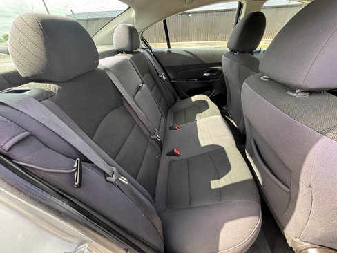 Used 2013 Chevrolet Cruze LT image 9