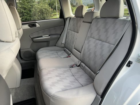 Used 2010 Subaru Forester 2.5X image 11