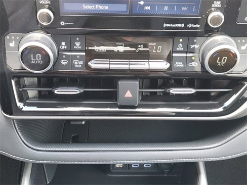 Used 2022 Toyota Highlander XLE image 20