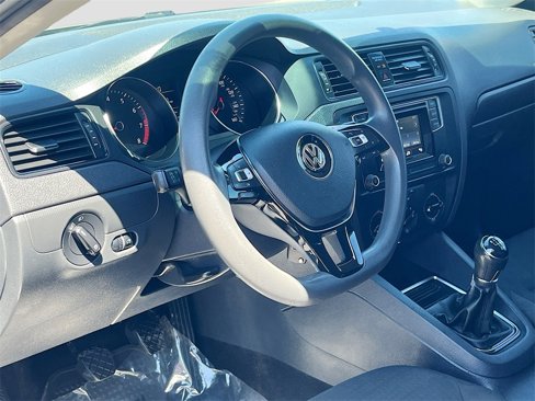 Used 2016 Volkswagen Jetta S image 9