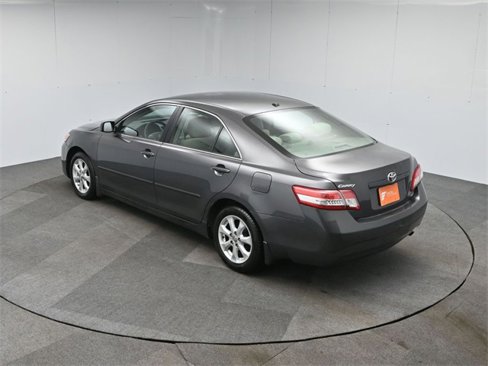 Used 2011 Toyota Camry image 30