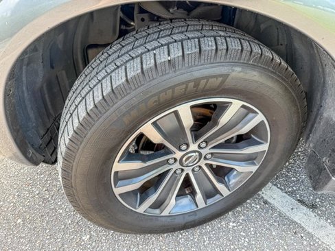 Used 2018 Nissan Armada SL w/ Premium Package image 8