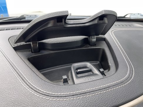 Used 2015 Jeep Cherokee Latitude w/ Comfort/Convenience Group image 26