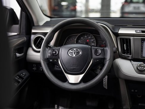 Used 2015 Toyota RAV4 XLE image 13