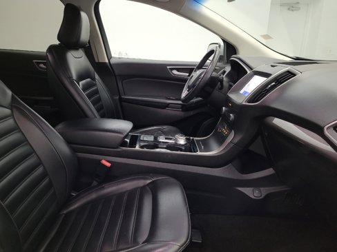 Used 2020 Ford Edge SEL image 21