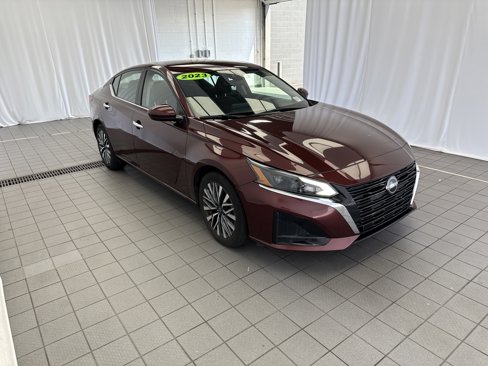 Used 2023 Nissan Altima 2.5 SV image 3