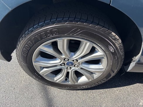 Used 2019 Ford Edge Titanium w/ Cold Weather Package image 29