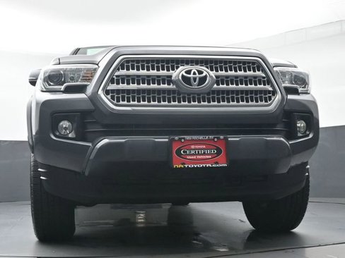 Certified 2017 Toyota Tacoma TRD Sport image 40