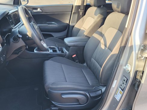 Used 2020 Kia Sportage LX image 17