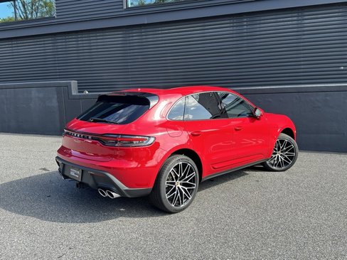 Certified 2025 Porsche Macan image 10