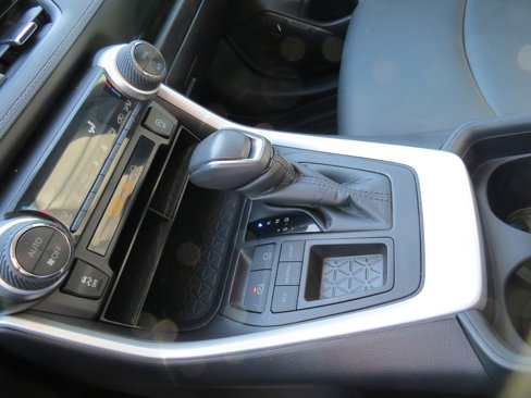 Used 2021 Toyota RAV4 XLE Premium image 22