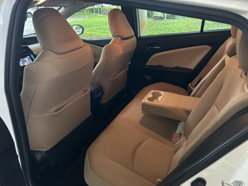 Used 2019 Toyota Prius L Eco image 32