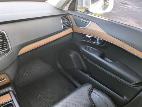 Used 2018 Volvo XC90 T6 Inscription w/ Convenience Package image 18