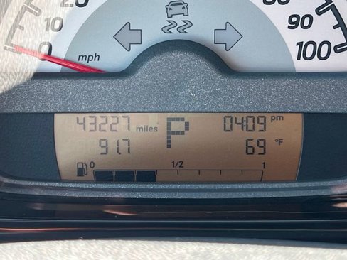 Used 2013 smart fortwo Coupe image 21