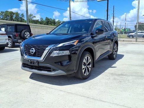 Used 2023 Nissan Rogue SV image 2