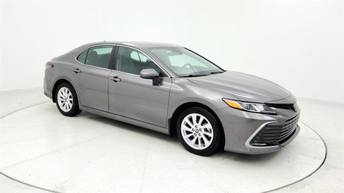 Used 2023 Toyota Camry LE image 6