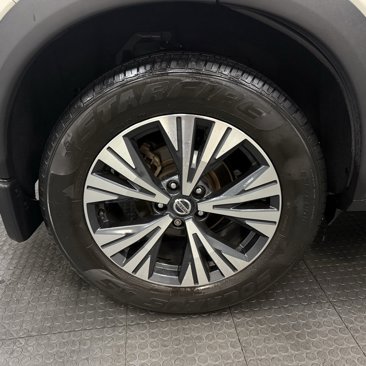 Used 2021 Nissan Rogue SV image 10