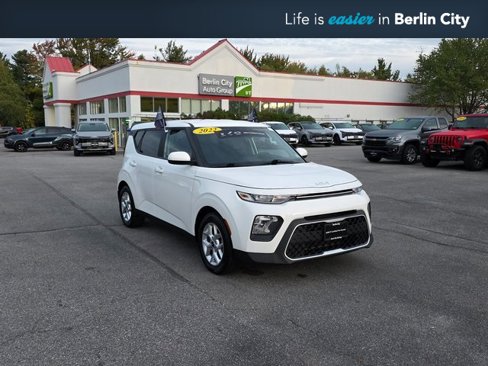 Certified 2022 Kia Soul LX w/ Technology Package image 1