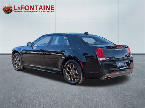 Used 2016 Chrysler 300 S image 3