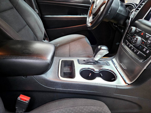 Used 2018 Jeep Grand Cherokee Laredo image 24