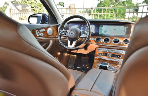 Used 2020 Mercedes-Benz E 350 4MATIC Sedan w/ Premium Package image 30