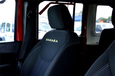 Used 2016 Jeep Wrangler Unlimited Sahara w/ Connectivity Group image 12