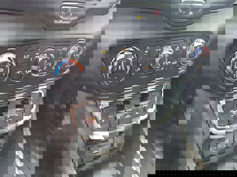 Used 2024 GMC Terrain SLT w/ Infotainment Package II image 39