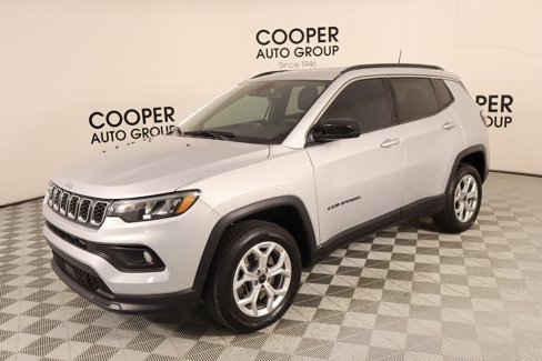 Used 2025 Jeep Compass Latitude image 9