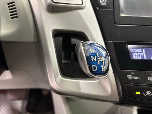Used 2014 Toyota Prius V image 26