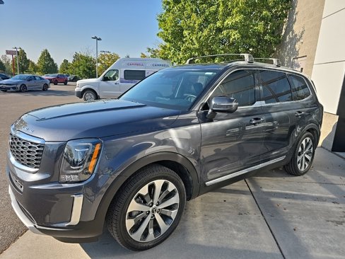 Used 2020 Kia Telluride EX w/ EX Premium Package image 3