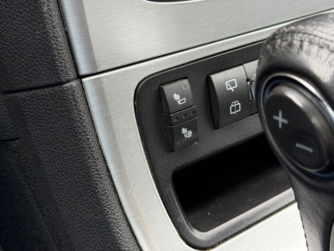 Used 2011 GMC Acadia SLT image 16