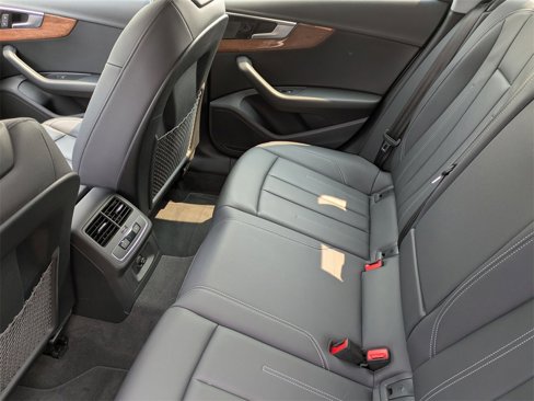 Used 2022 Audi A4 2.0T Premium image 59
