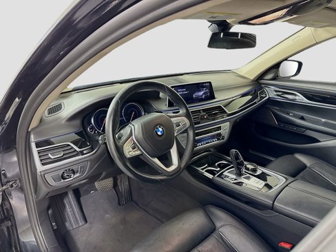 Used 2019 BMW 740i w/ Executive Package image 9
