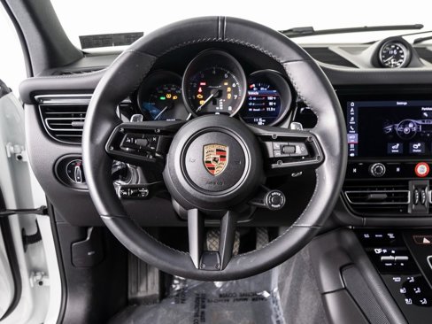 Certified 2025 Porsche Macan Turbo image 30