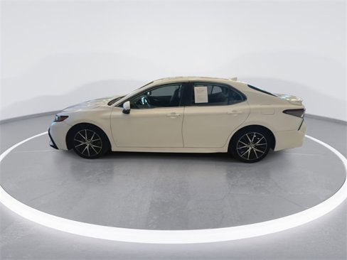 Used 2021 Toyota Camry SE image 7