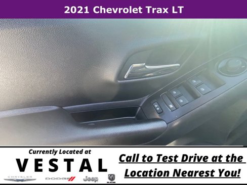 Used 2021 Chevrolet Trax LT w/ LT Convenience Package image 17